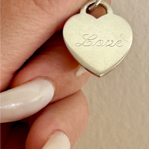 💯 AUTHENTIC TIFFANY AND CO. MEDIUM HEART TAG CHARM - Picture 5 of 6